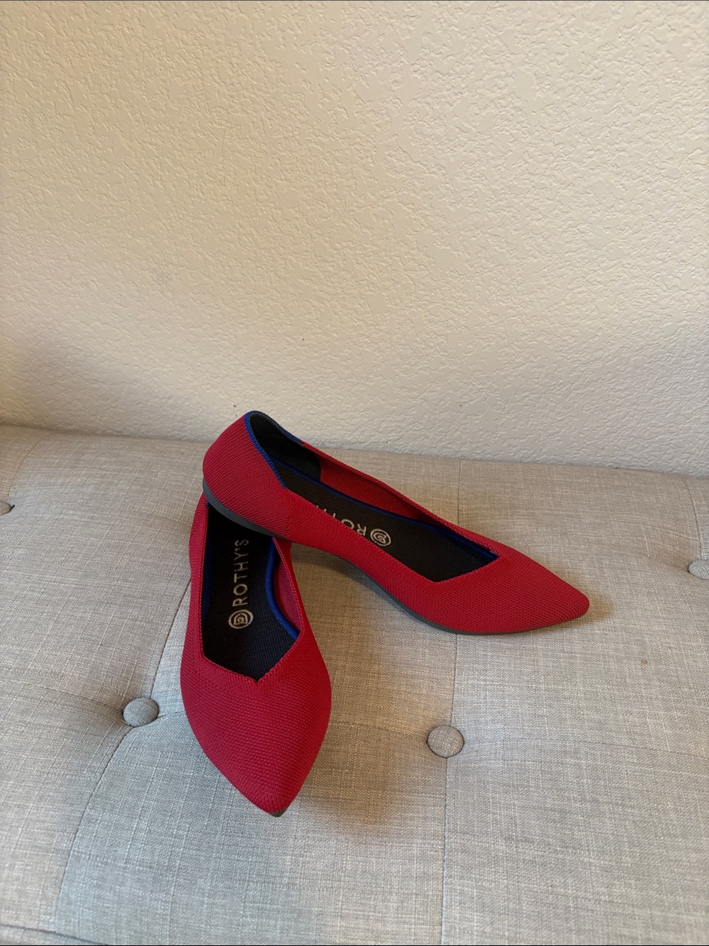 Rothy's Red Pointed Toe Knit Flats with Blue Trim size 9